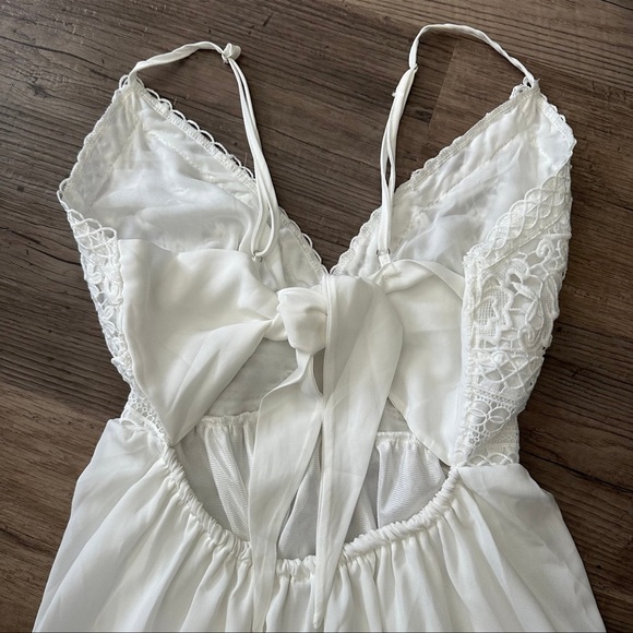 ECOWISH V-Neck Spaghetti Strap Bowknot Backless Sleeveless Lace Mini Dress - Picture 3 of 10